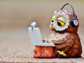 czytelnicy, muzyka, słuchawki